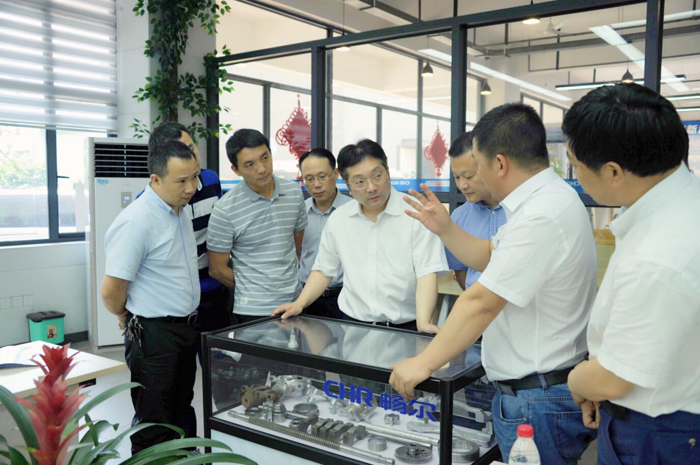 高端拉床,專用機床,內拉床,外拉床,數(shù)控機床,自動化生產線,工業(yè)機器人,拉床,拉刀,自動化