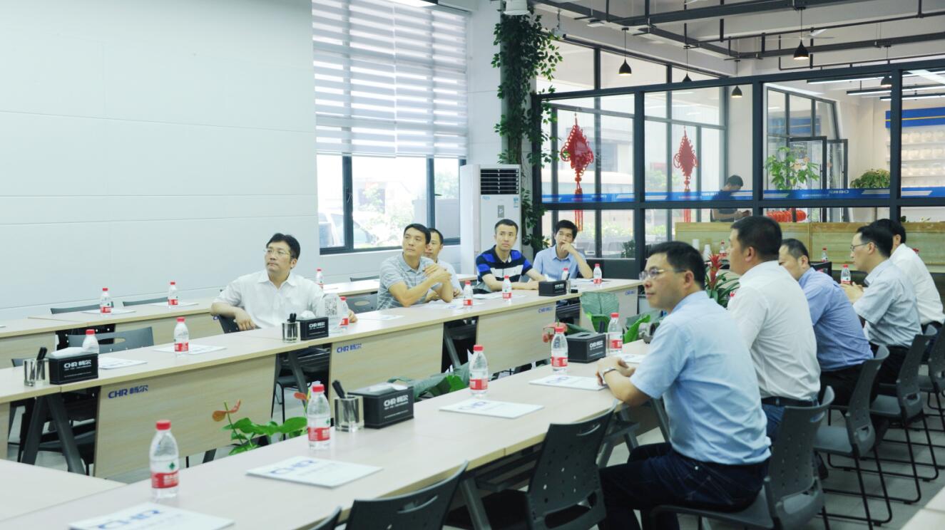 高端拉床,專用機床,內拉床,外拉床,數(shù)控機床,自動化生產線,工業(yè)機器人,拉床,拉刀,自動化