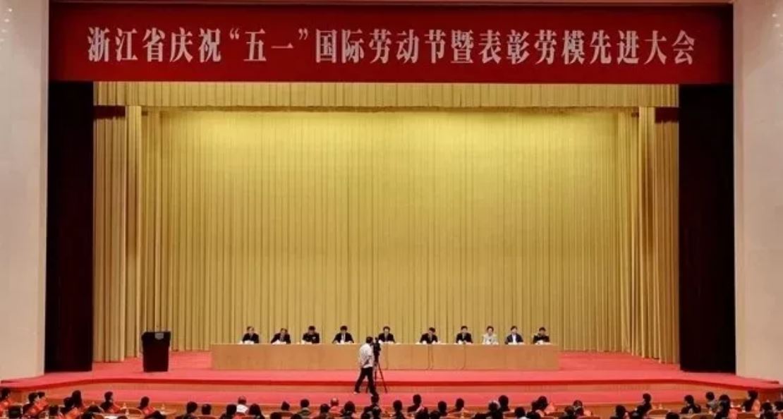 高端拉床,專用機床,內拉床,外拉床,數控機床,自動化生產線,工業(yè)機器人,拉床,拉刀,自動化
