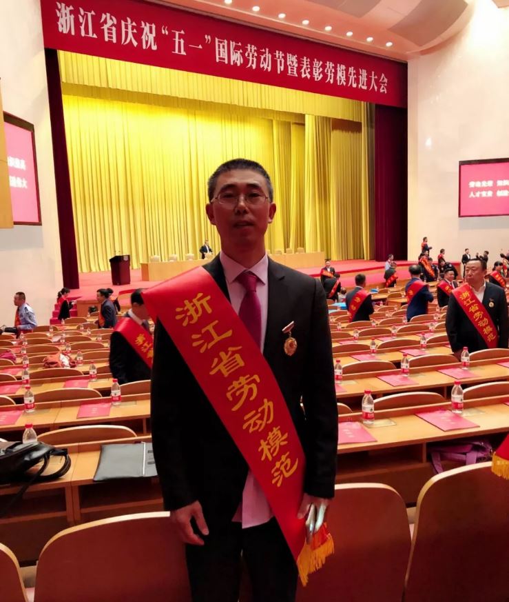 高端拉床,專用機床,內拉床,外拉床,數控機床,自動化生產線,工業(yè)機器人,拉床,拉刀,自動化