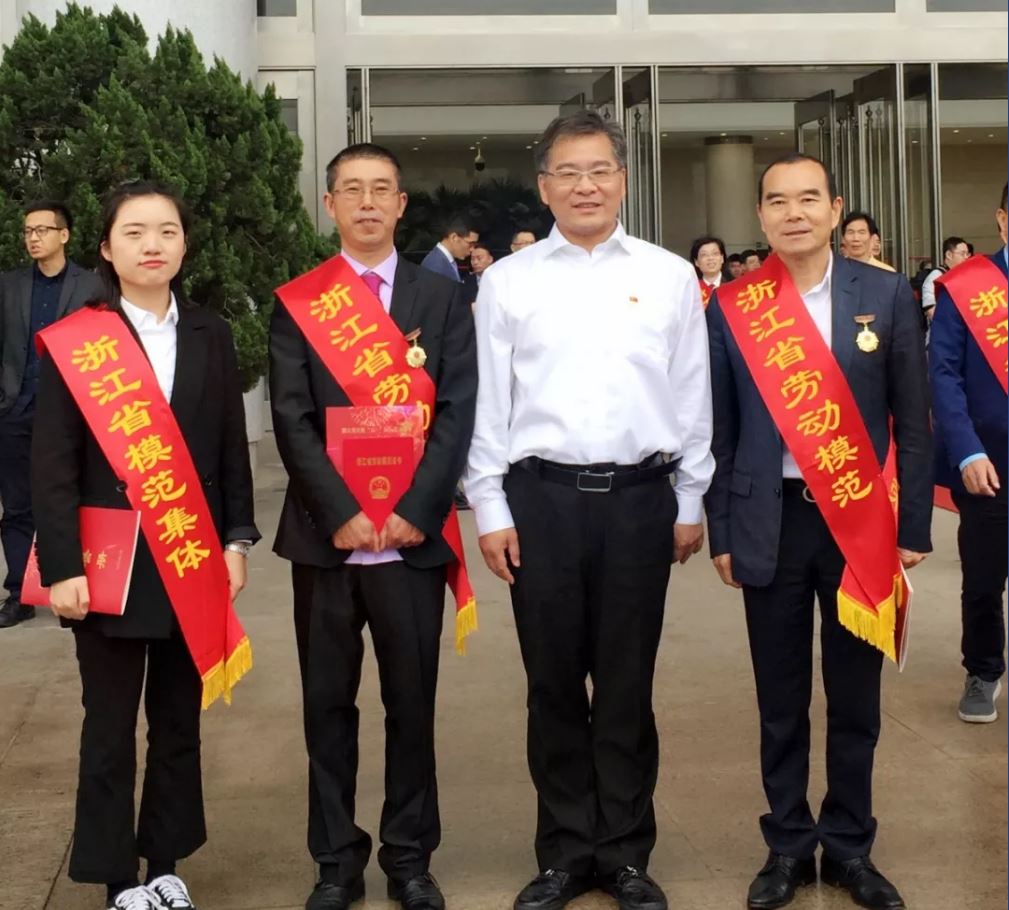高端拉床,專用機床,內拉床,外拉床,數控機床,自動化生產線,工業(yè)機器人,拉床,拉刀,自動化