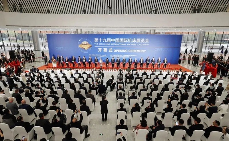 拉床,拉刀,自動化,高端拉床,專用機(jī)床,內(nèi)拉床,外拉床,數(shù)控機(jī)床,自動化生產(chǎn)線,工業(yè)機(jī)器人